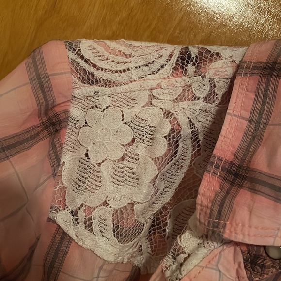 Button down shirt - Picture 2 of 6